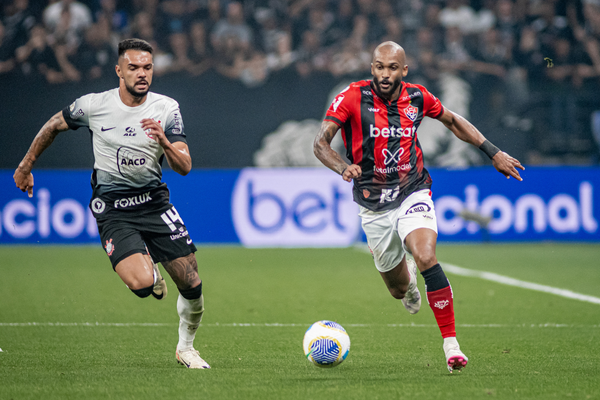 Thiago Carpini terá o lateral esquerdo PK novamente à disposição contra o Corinthians