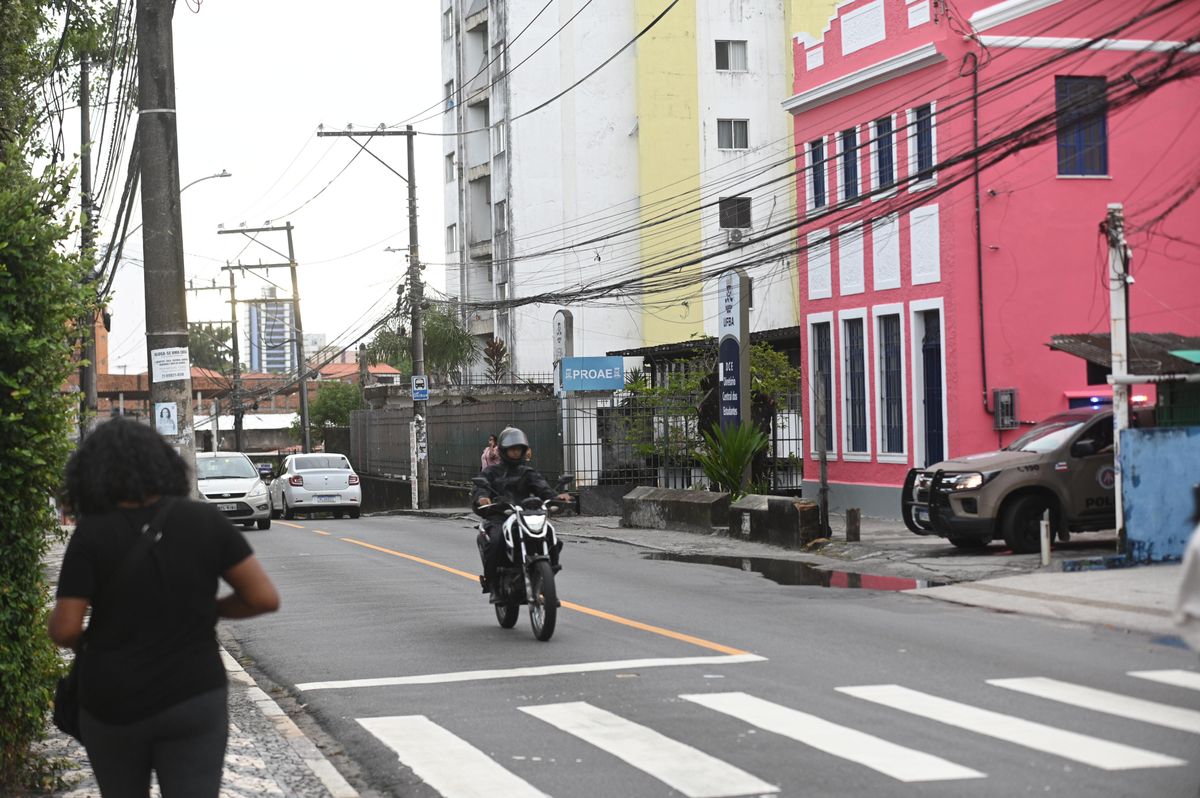 Ponto de ônibus em frente à Proae da Ufba