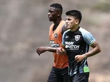 Imagem - ‘Eles estão muito felizes aqui’, diz diretor do Botafogo sobre Thiago Almada e Luiz Henrique