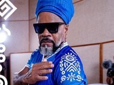 Imagem - Em parceria com Carlinhos Brown, Bahia lança camisa em homenagem ao Novembro Negro