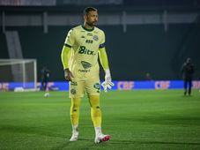 Imagem - Goleiro do Guarani é rebaixado pela terceira vez consecutiva