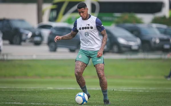 Alef Manga em treino do Coritiba