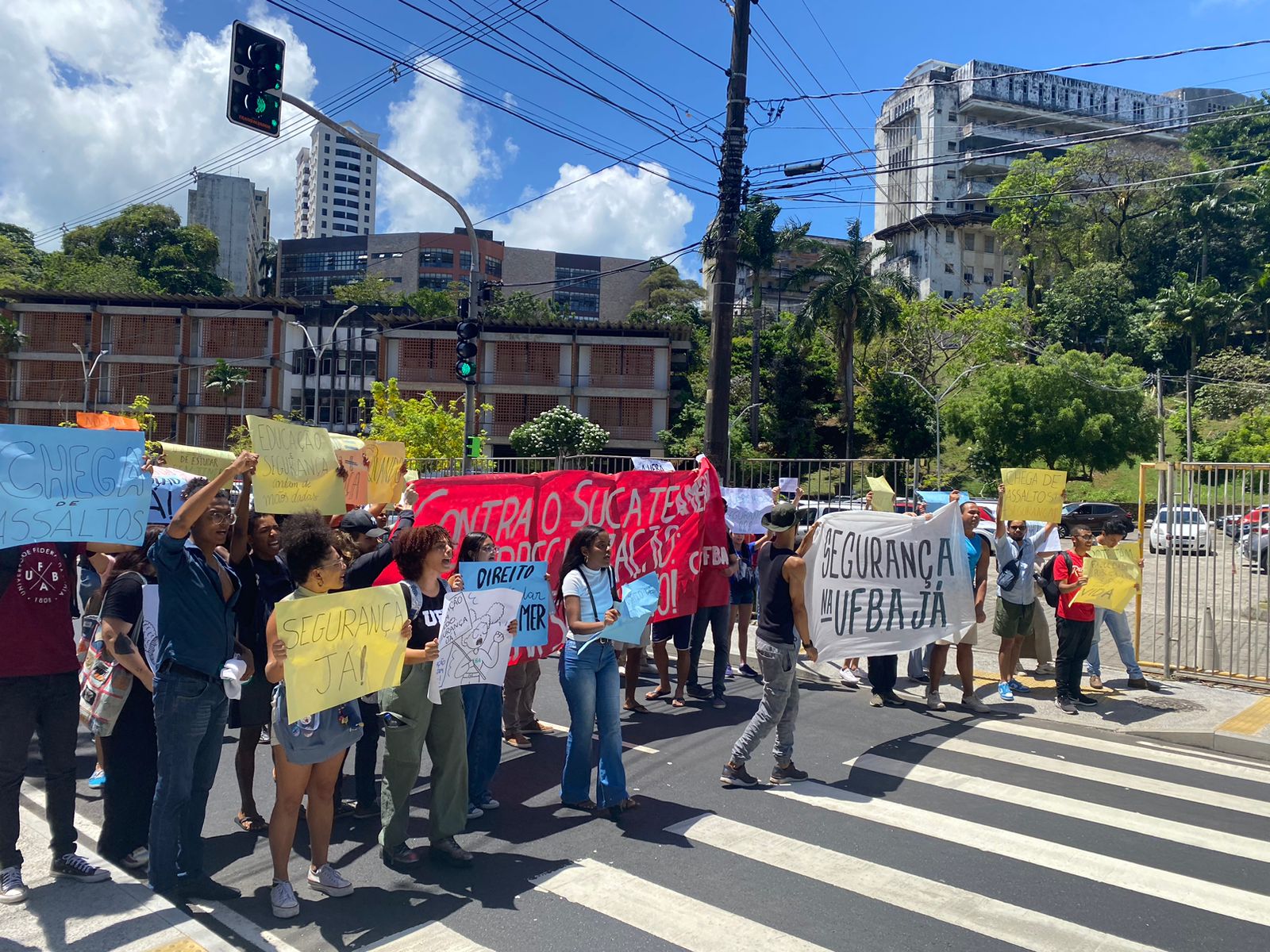 Manifestação de estudantes da Ufba cobra mais segurança na instituição por Reprodução