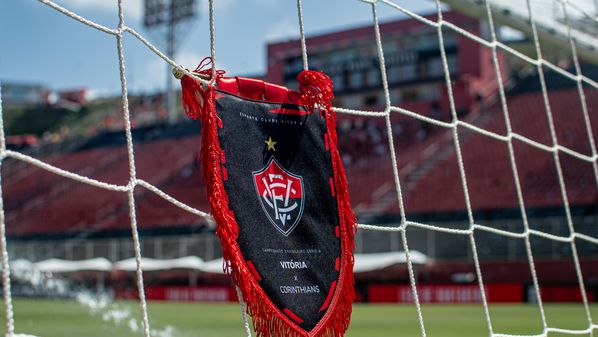 Veja quem são os jogadores do atual elenco do Vitória com mais jogos pelo clube