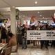 Imagem - Manifestantes protestam em shopping de Salvador pelo fim da escala 6x1