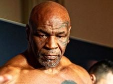 Imagem - Mike Tyson revela que 'quase morreu' antes de luta: 'Perdi metade do meu sangue'