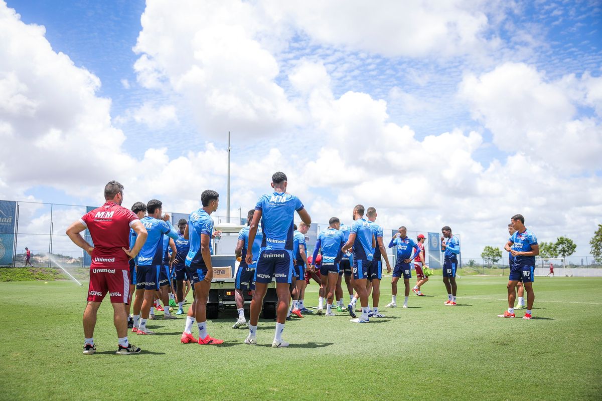 Elenco do Bahia treina antes de pegar o Palmeiras, pelo Brasileirão