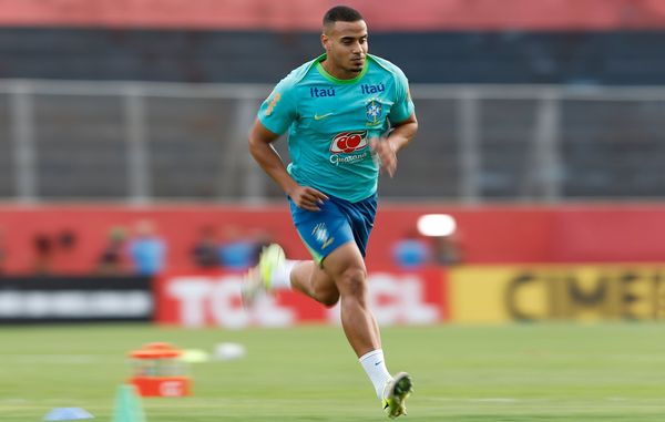 Murillo em treino no Barradão