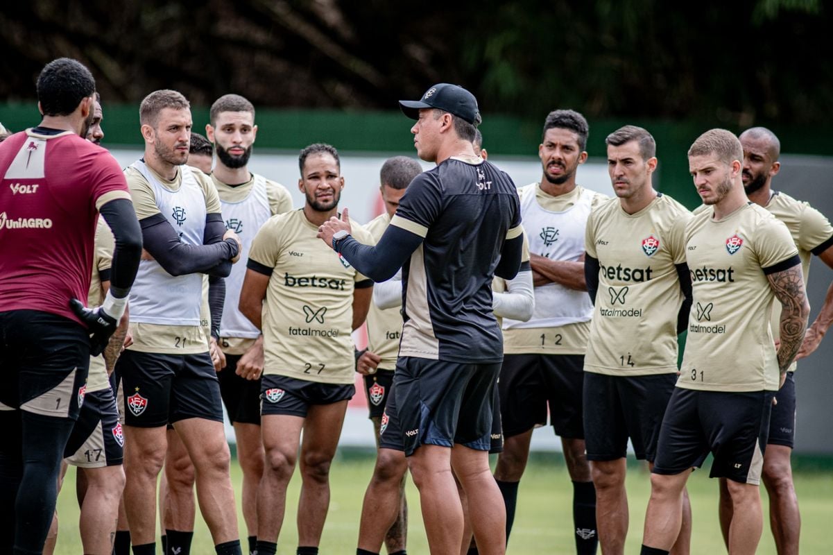 Thiago Carpini confia na permanência do Vitória e projeta luta até o fim