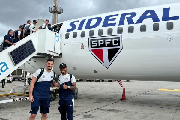 Avião do São Paulo em parceria com a Sideral