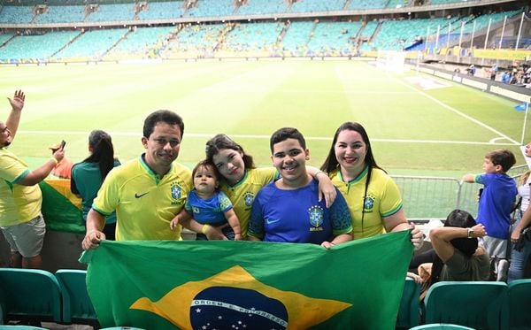 Vagner Cristodio, Marianrrilly Cristodio, Vagner Davi, Nayara Gadelha e Vagner Leonardo vieram de Pernambuco para ver o jogo