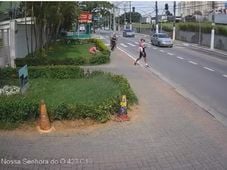 Imagem - Homem tenta arrancar criança da mão de babá em São Paulo e acaba preso