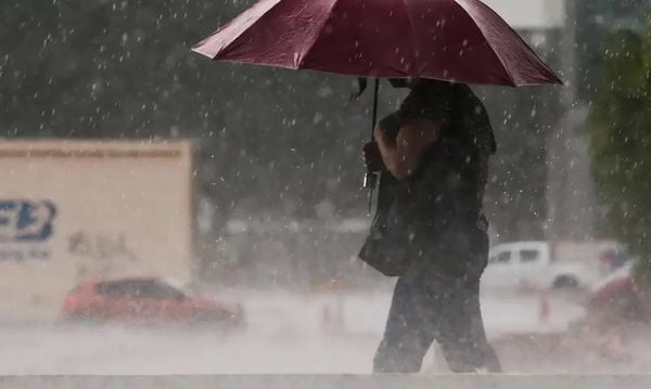 Chuvas deixam uma pessoa morta em Uberlândia