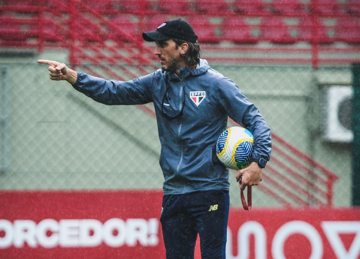 Luis Zubeldía foi atacado pelo empresário Wagner Ribeiro