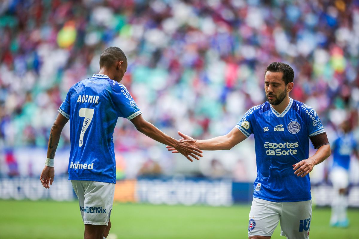 Everton Ribeiro durante o empate do Bahia com o Athletico-PR, na Fonte Nova