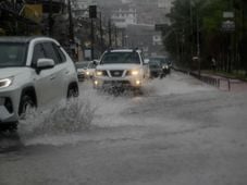 Imagem - BRT e ascensores: serviços são suspensos devido a temporal em Salvador