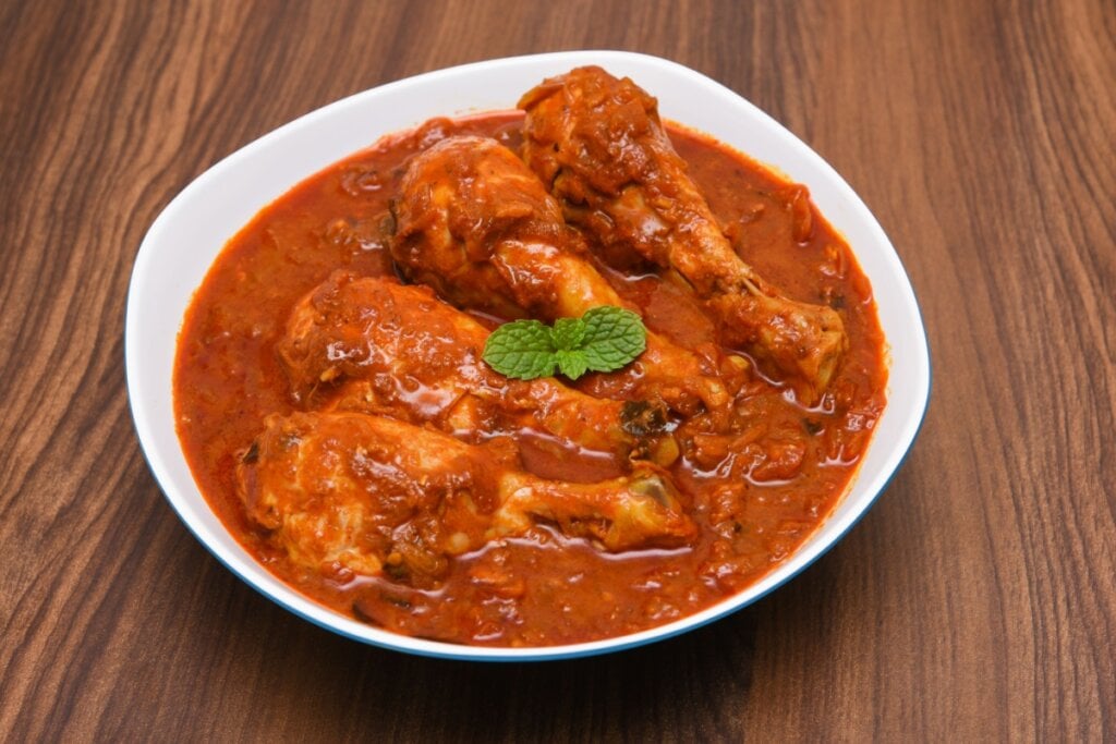 Coxa de frango ao curry (Imagem: Santhosh Varghese | Shutterstock)