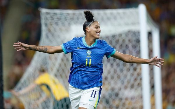 Amanda Gutierres comemora gol sobre a Austrália