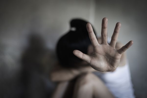 Violência contra mulher negra: maioria dos casos começa na juventude