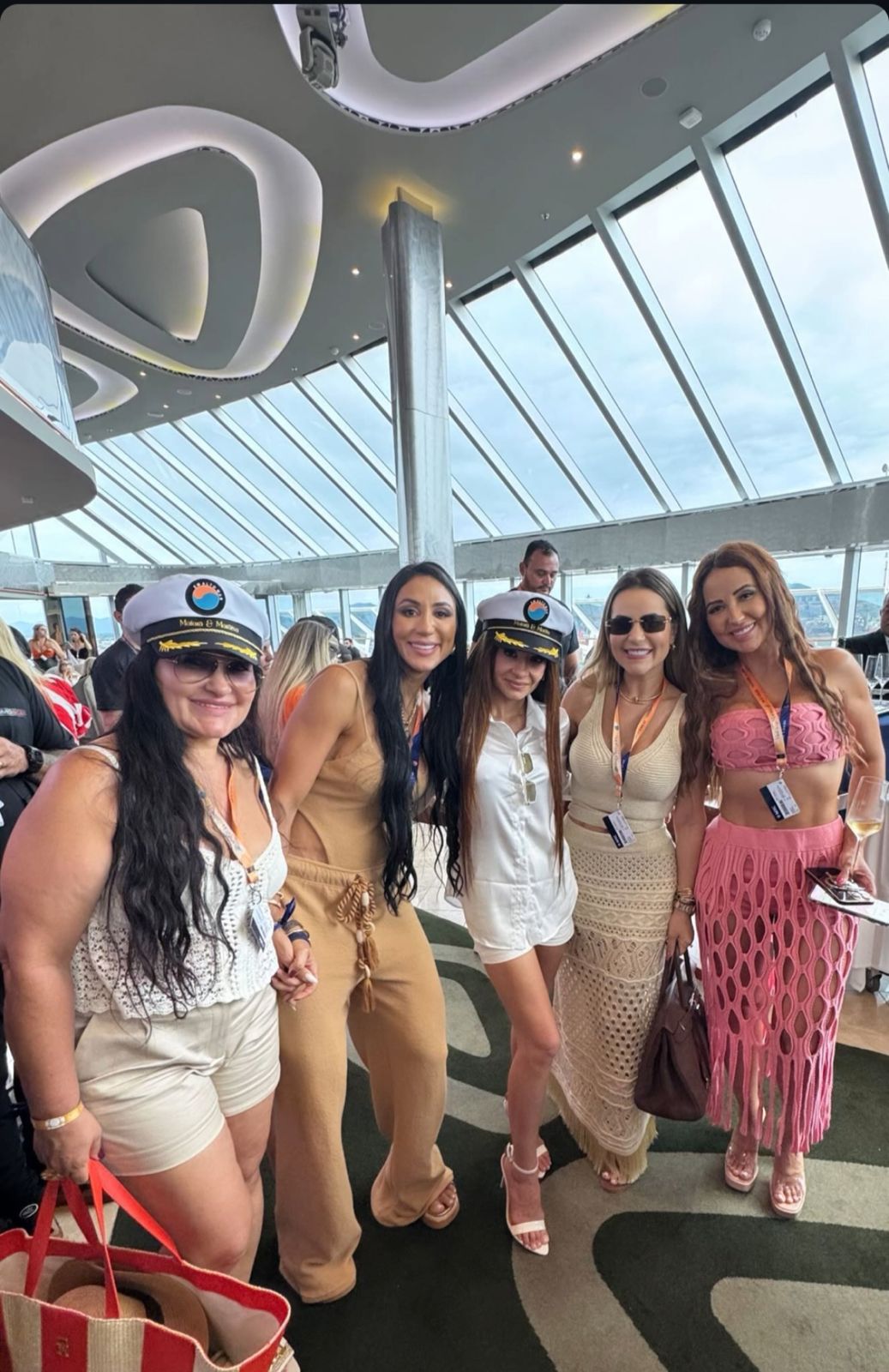 Deolane no cruzeiro de Maiara e Maraisa por Reprodução / Redes Sociais