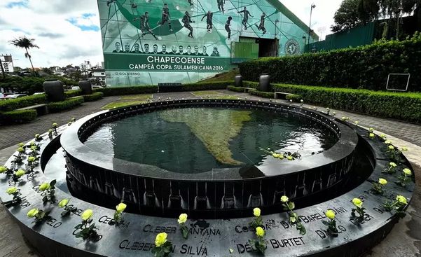 Homenagem da Chapecoense às vítimas da tragédia