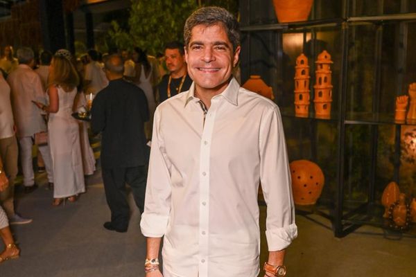 ACM Neto marcou presença nas festa de 15 anos do Alô Alô Bahia