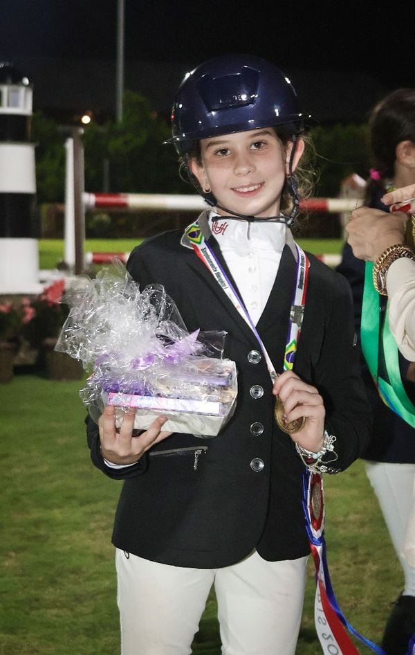 Beatriz Garcez, campeã do circuito de hipismo Norte Nordeste