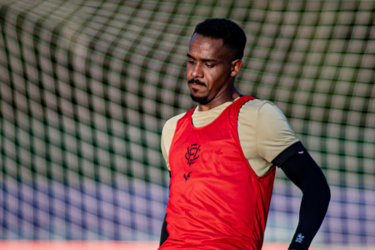 Edu treinando na Toca por Victor Ferreira/EC Vitória