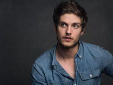 Imagem - Daniel Sharman, da série Teen Wolf, vem pela primeira vez ao Brasil