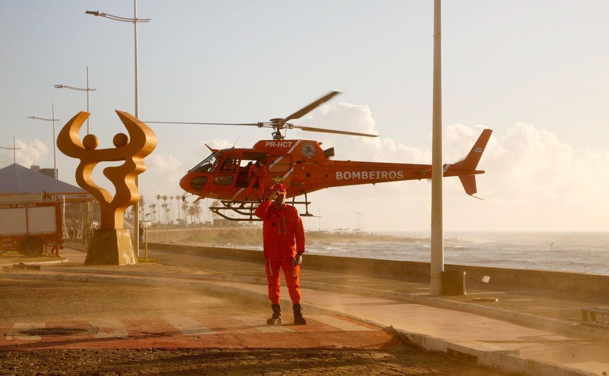 Durante o ato, no Jardim dos Namorados, em Salvador, houve uma exposição de um helicóptero do Grupamento Aéreo da Polícia Militar (Graer) e uma simulação de salvamento.