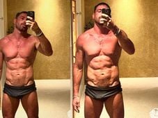 Imagem - Cauã Reymond exibe corpo malhado de sunga pós sauna e afirma: ‘Autoestima baixa’