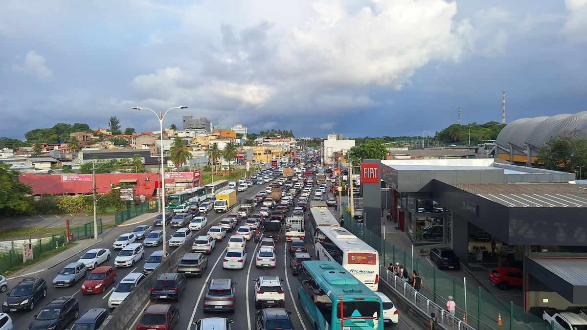 Congestionamento na Avenida Paralela