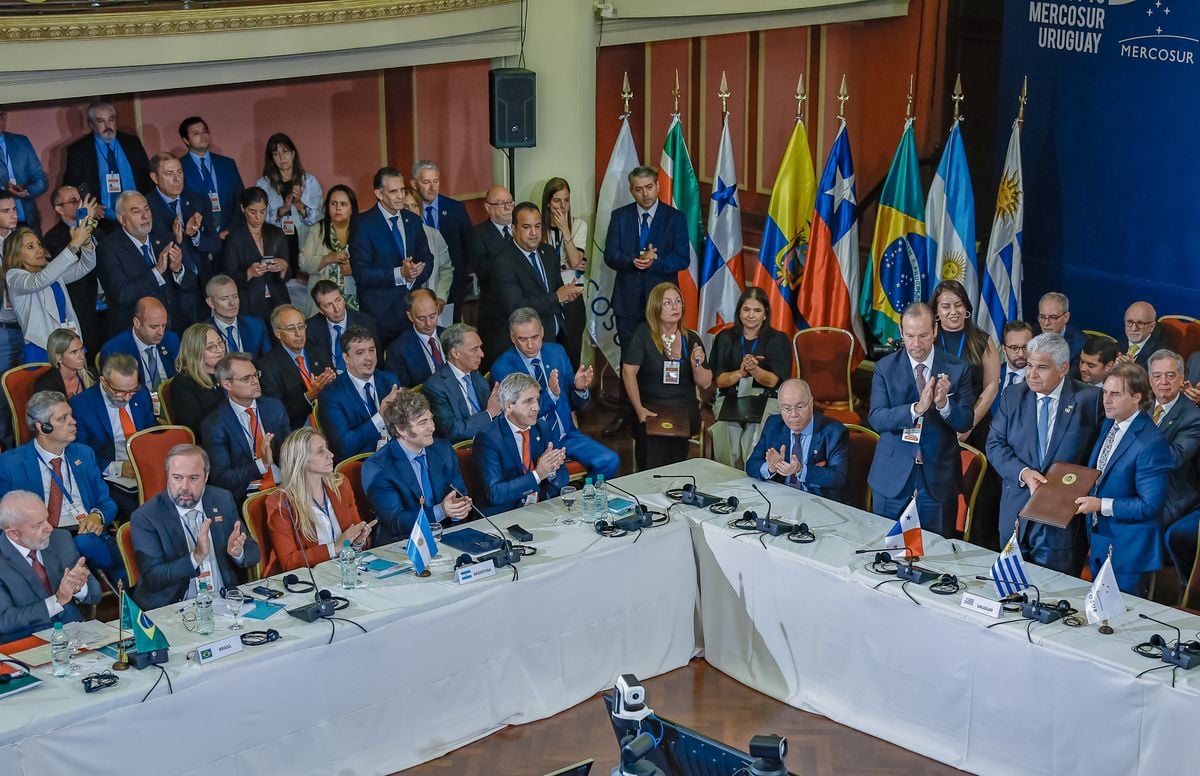 06.12.2024 - Presidente da RepÃºblica, Luiz InÃ¡cio Lula da Silva, durante CÃºpula de Presidentes dos Estados Partes do MERCOSUL e dos Estados AssociadosEdifÃ­cio MERCOSUL â MontevidÃ©u, UruguaiFoto: Ricardo Stuckert / PR