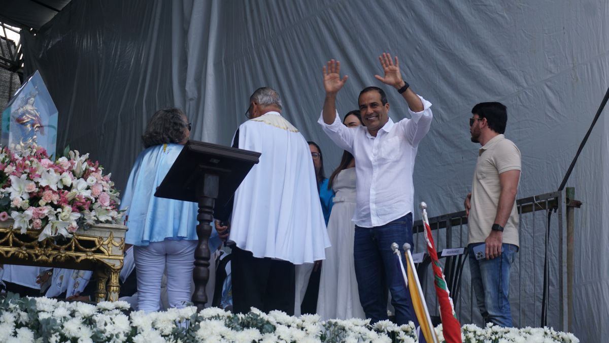 Bruno Reis na missa solene em celebração à Nossa Senhora da Conceição da Praia