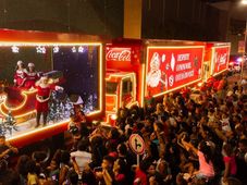 Imagem - Caravana da Coca-Cola é interrompida e população reclama: 'Cadê o Papai Noel?'