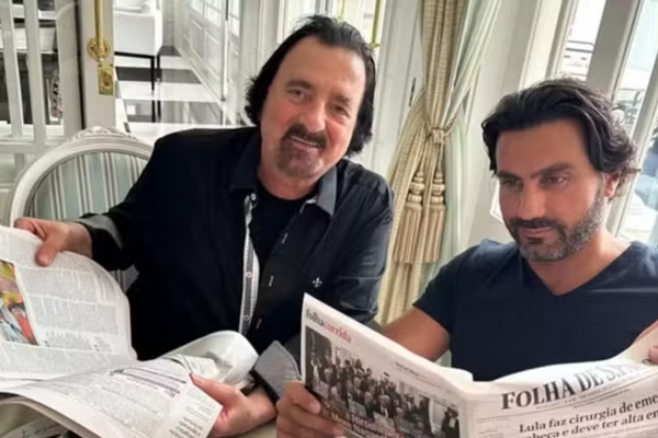 Abdul Fares e Jamel Fares posam juntos