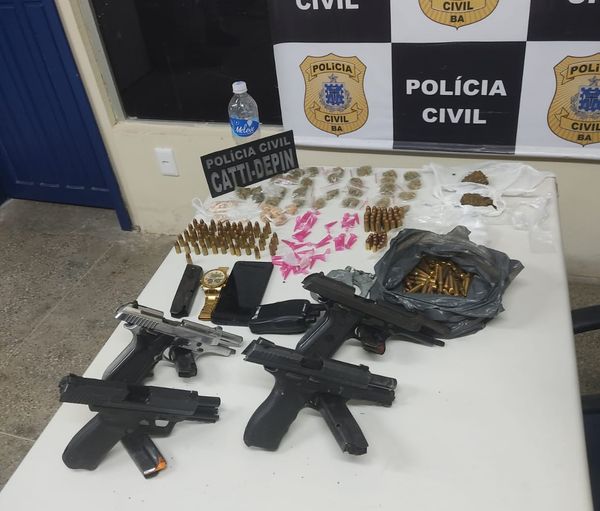Armas e munições são apreendidas