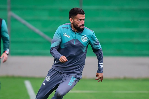 Volante Jadson renova contrato com o Juventude até 2026