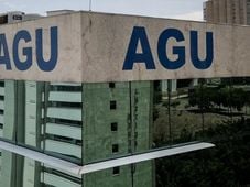 Imagem - AGU: YouTube deve retirar vídeos desinformativos sobre saúde de Lula