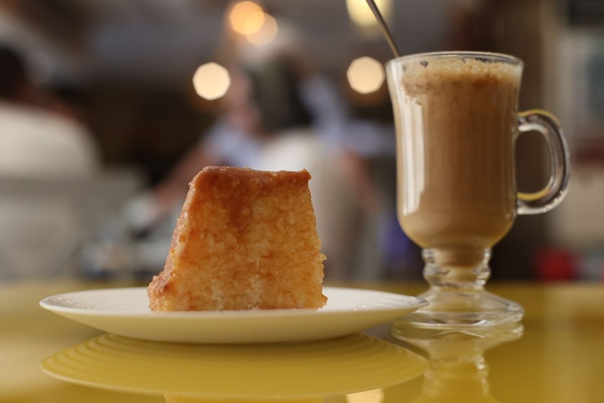 
Cappuccino da Vovó + Bolo Iguarias da Casa das Iguarias  
