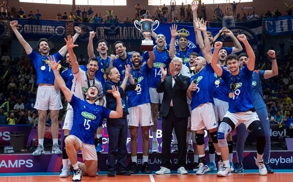 Jogadores do Cruzeiro comemoram pentacampeonato