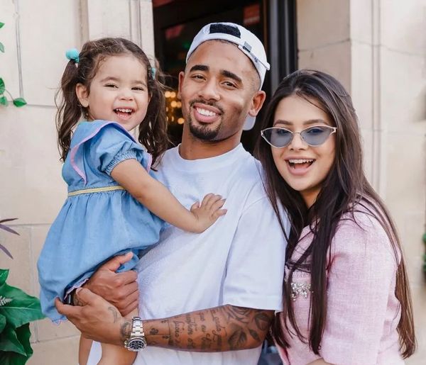 Gabriel Jesus e família