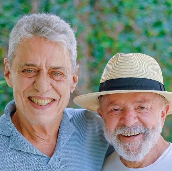 Luiz Inácio Lula da Silva e Chico Buarque