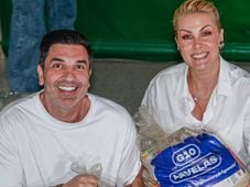 Imagem - Ana Hickmann e Edu Guedes distribuem cestas básicas em comunidade de São Paulo