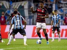 Imagem - Jogador do Flamengo é punido pelo STJD com 30 dias de suspensão e multa