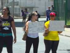 Imagem - Protesto congestiona trânsito nos arredores da Rodoviária de Salvador