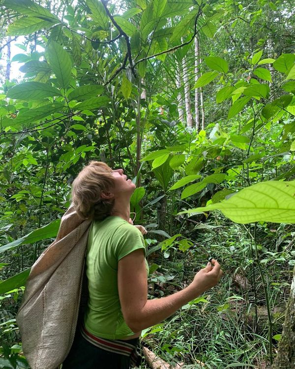 Gudrun destaca o amor pela natureza e a importância da preservação ambiental