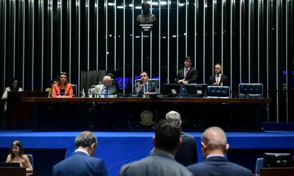 Plenário do Senado Federal durante sessão deliberativa extraordinária