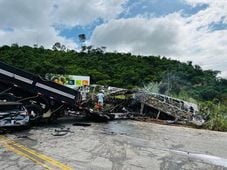 Imagem - Tragédia na estrada: 22 pessoas morrem em acidente com ônibus que iria para Vitória da Conquista