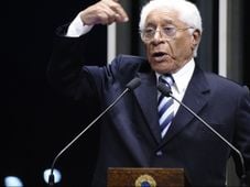 Imagem - Morre aos 97 anos Alceu Collares, único governador negro do RS